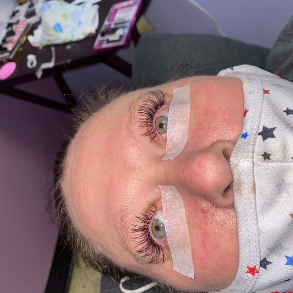 Individual Eyelashes Extensions - Picture 11 of 12